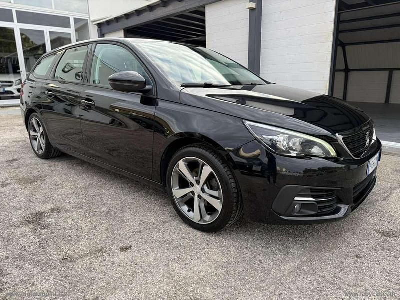 Usata Peugeot 308 Active 99 CV (72 kW) 2018 Nero Station wagon