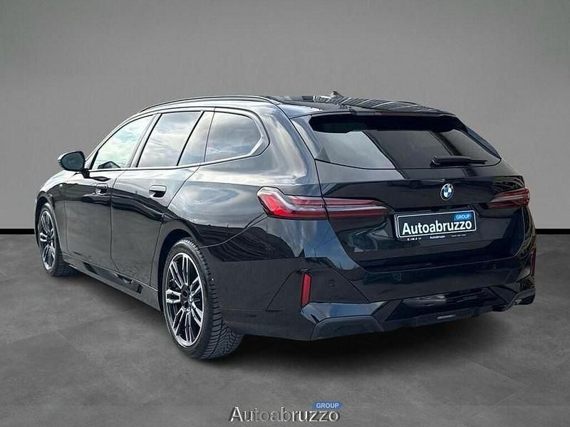 Usata BMW 540 M Sport 266 CV (195 kW) 2025 Nero Station wagon