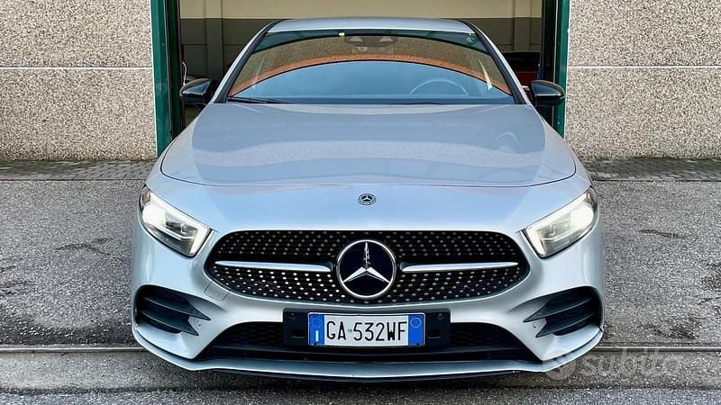 Begagnad Mercedes A250 Premium 224 HK (164 kW) 2020 Grå Sedan