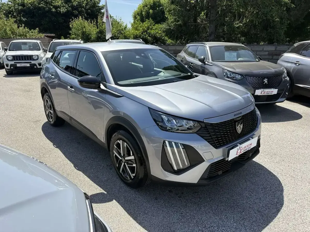 Usata Peugeot 2008 Active 101 CV (74 kW) 2024 Argento SUV