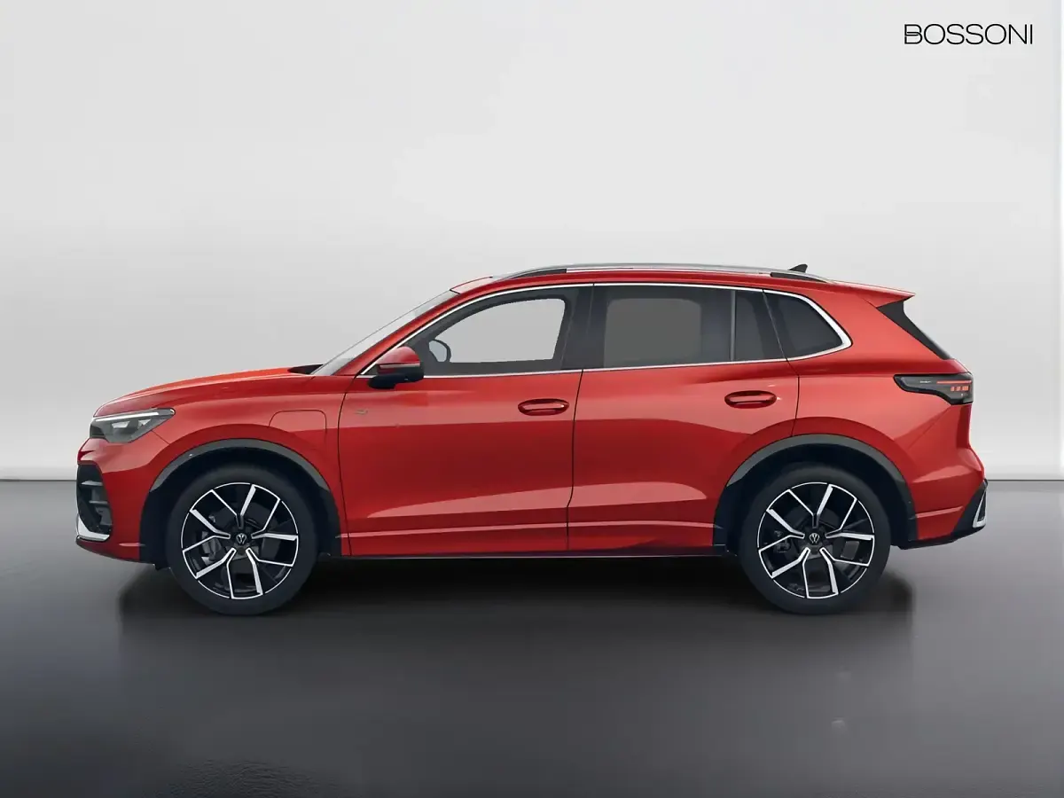 Usata VW Tiguan R-line Plus 204 CV (150 kW) 2025 Rosso SUV