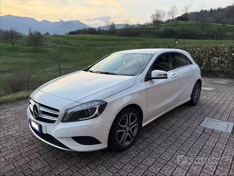 Usata Mercedes A180 Executive 109 CV (80 kW) 2015 Bianco Berlina