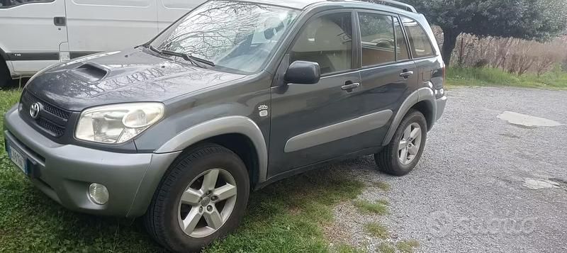 Begagnad Toyota RAV4 116 HK (85 kW) 2005 SUV