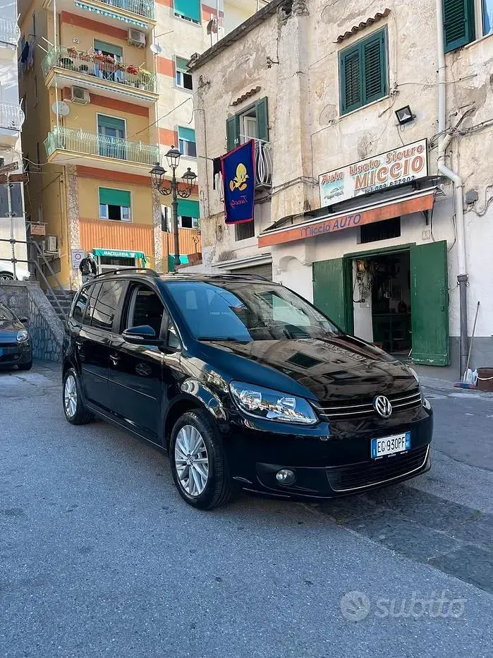 Usata VW Touran 105 CV (77 kW) 2012 Nero Monovolume