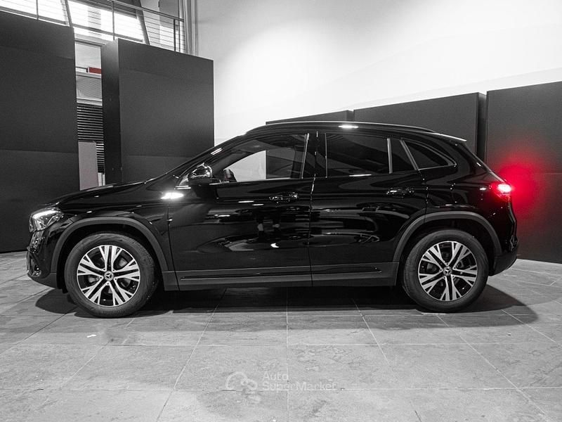 Nuevo Mercedes GLA200 Advanced 150 CV (110 kW) 2026 Negro SUV