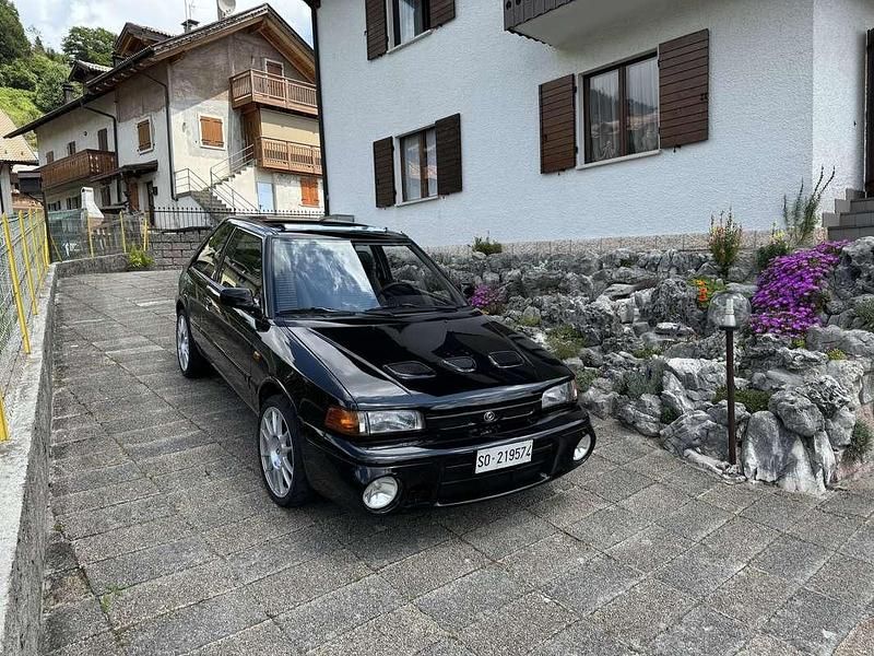Usata Mazda 323 185 CV (136 kW) 1992 Nero Berlina