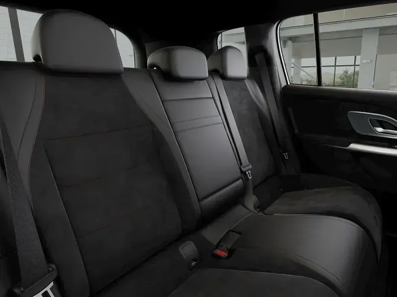 Nuova Mercedes 350 AMG line 260 kW (354 CV) 2026 Bianco polare Berlina