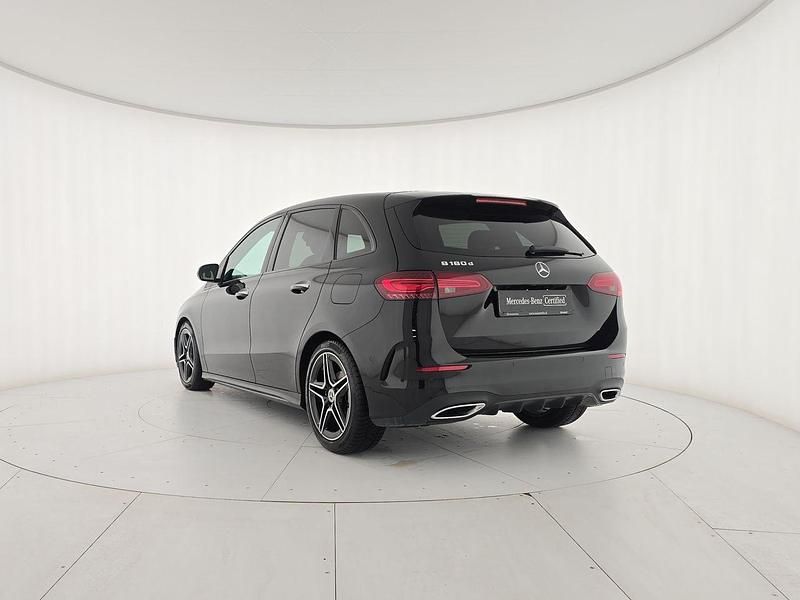 Occasion Mercedes B180 AMG Line Premium 116 PK (85 kW) 2025 Zwart MPV