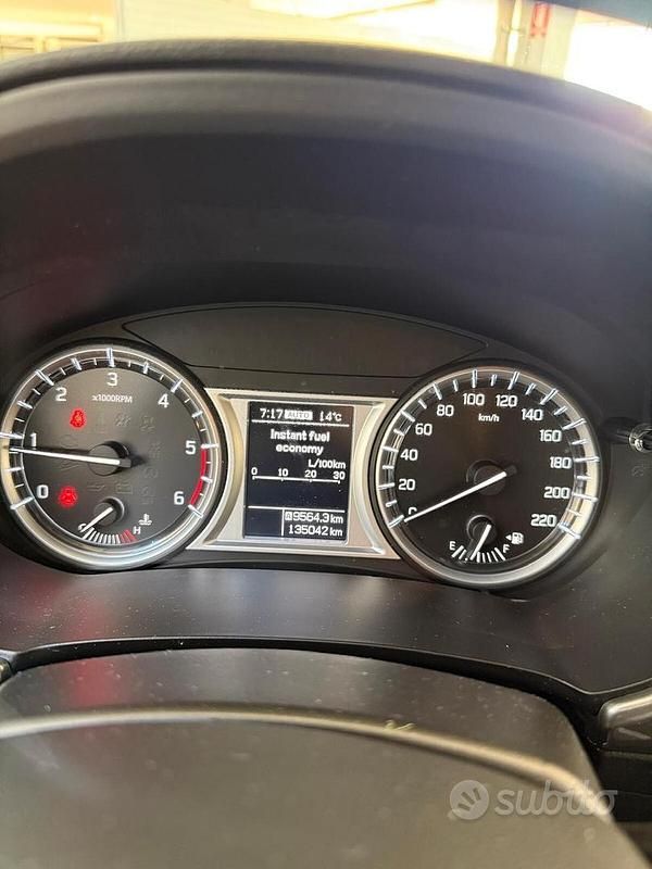 Usata Suzuki Vitara 120 CV (88 kW) 2015 Grigio Station wagon