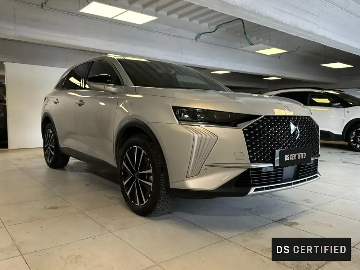 Usado DS Automobiles DS7 Crossback Bastille 131 CV (96 kW) 2023 Beige SUV