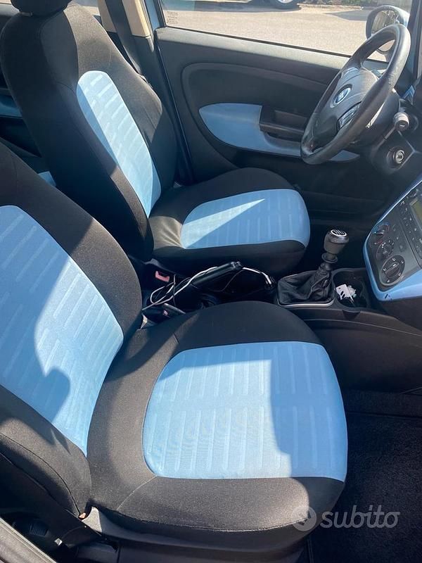 Usata Fiat Grande Punto Dynamic 90 CV (66 kW) 2006 Blu Utilitaria