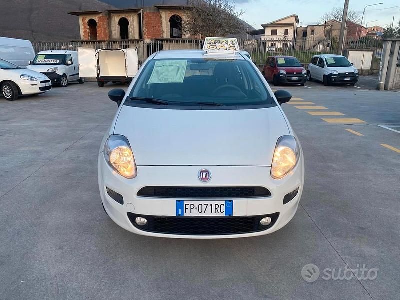 Usata Fiat Punto Street 77 CV (56 kW) 2018 Bianco Utilitaria