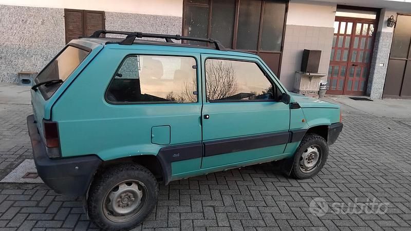 Usata Fiat Panda 4x4 45 CV (33 kW) 2001 Verde Utilitaria