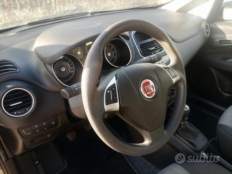 Usata Fiat Punto Street 69 CV (50 kW) 2017 Grigio Utilitaria