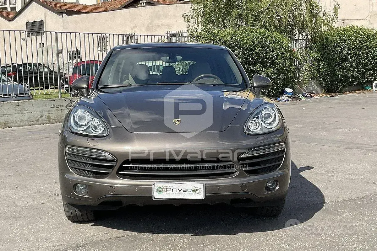 Usata Porsche Cayenne 400 CV (294 kW) 2011 Marrone SUV