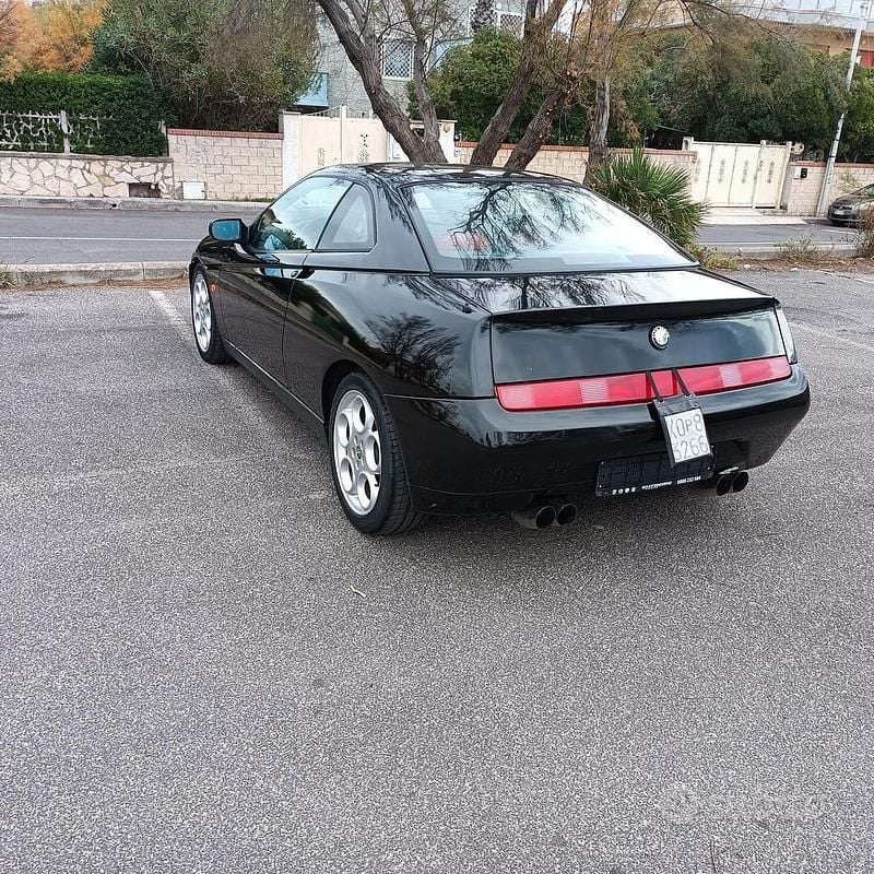 Usata Alfa Romeo GTV 220 CV (161 kW) 1997 Nero Coupé