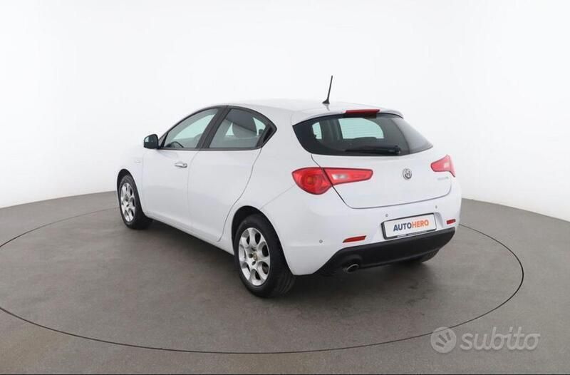 Usata Alfa Romeo Giulietta 120 CV (88 kW) 2016 Bianco Utilitaria