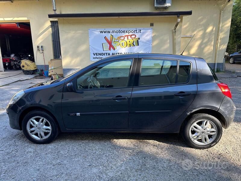 Usata Renault Clio II 70 CV (51 kW) 2006 Grigio Berlina