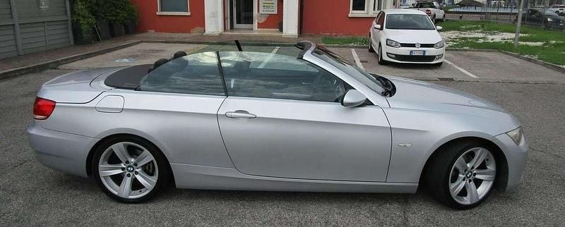 Usata BMW 320 Cabriolet 170 CV (125 kW) 2009 Argento Cabrio