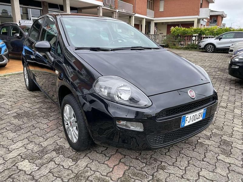 Usata Fiat Grande Punto Dynamic 77 CV (56 kW) 2017 Nero Utilitaria