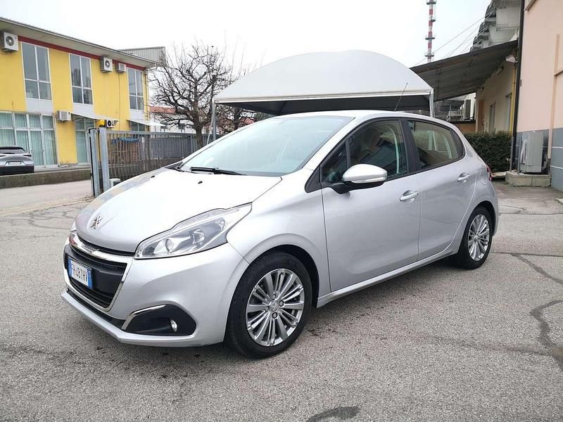 Usata Peugeot 208 82 CV (60 kW) 2017 Argento Utilitaria