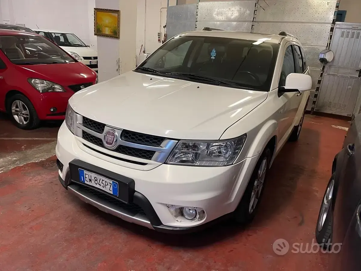 Usata Fiat Freemont Cross 170 CV (125 kW) 2014 Bianco SUV