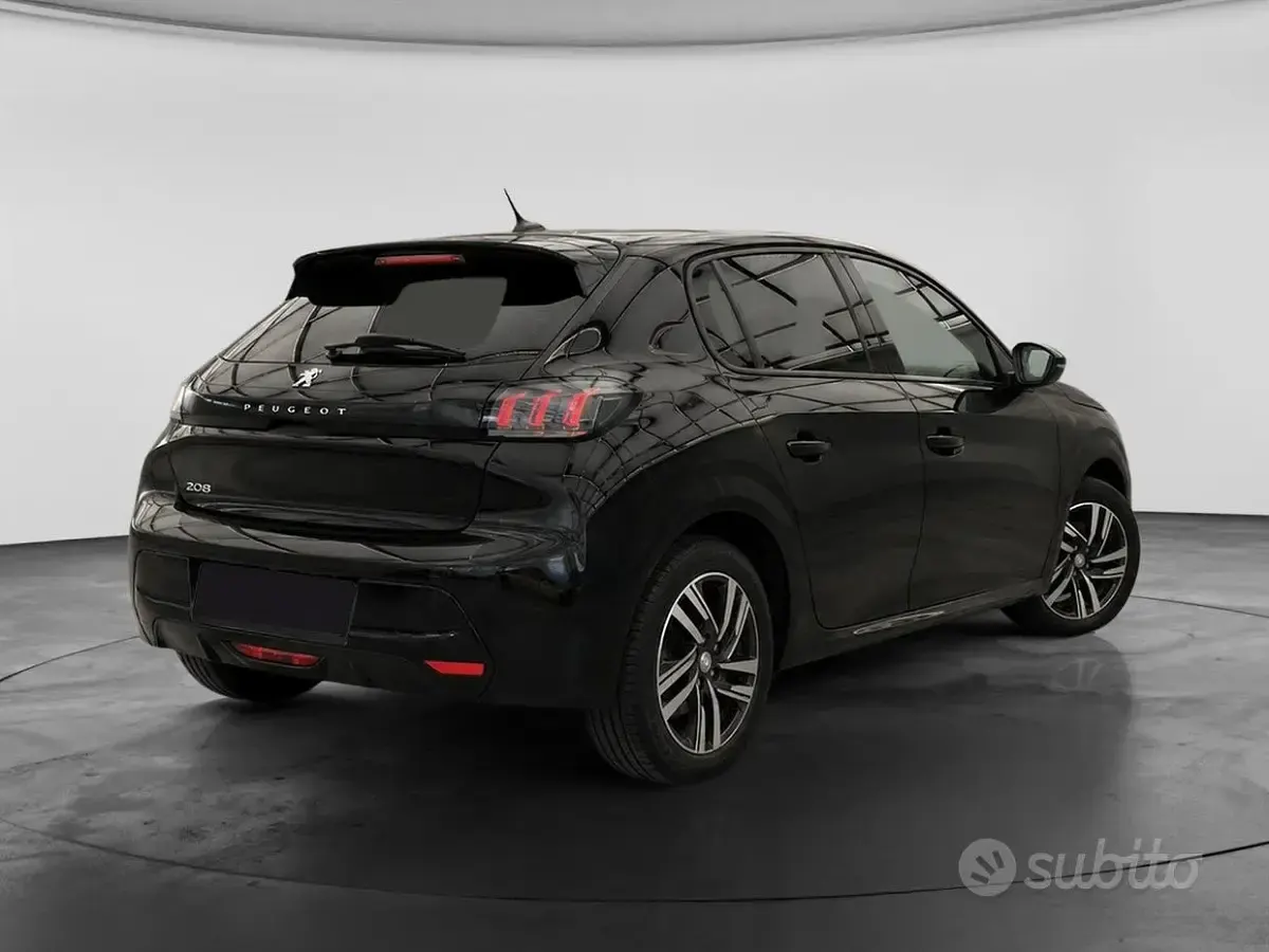 Usata Peugeot 208 Allure 102 CV (75 kW) 2023 Nero Utilitaria