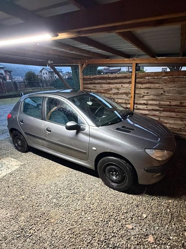 Usata Peugeot 206 60 CV (44 kW) 2000 Berlina