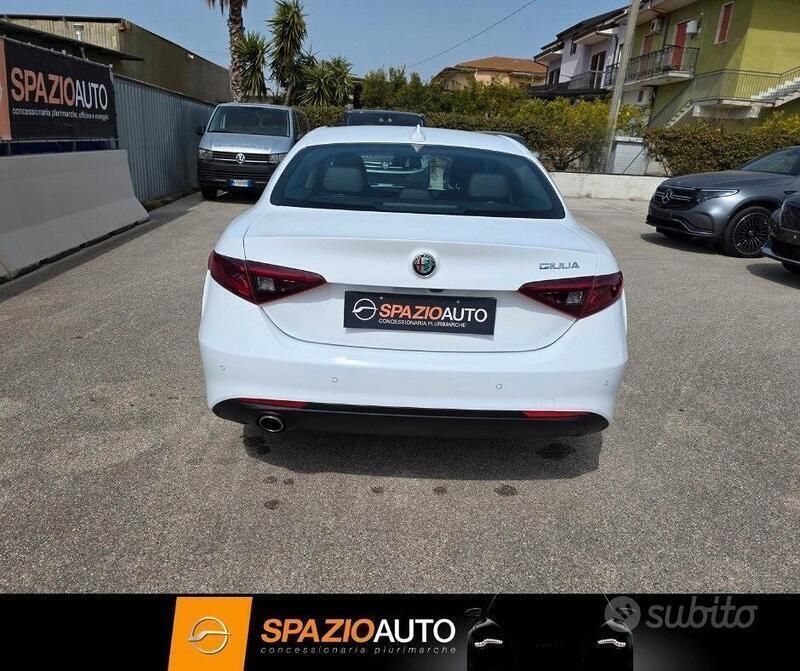 Usata Alfa Romeo Giulia Super 160 CV (117 kW) 2020 Bianco Berlina