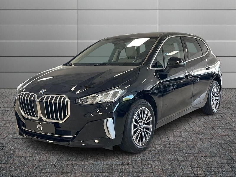 Gebraucht BMW 218 Active Tourer Luxury Line 150 PS (110 kW) 2023 Van / Kleinbus