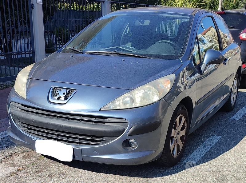 Usata Peugeot 207 68 CV (50 kW) 2006 Grigio Utilitaria