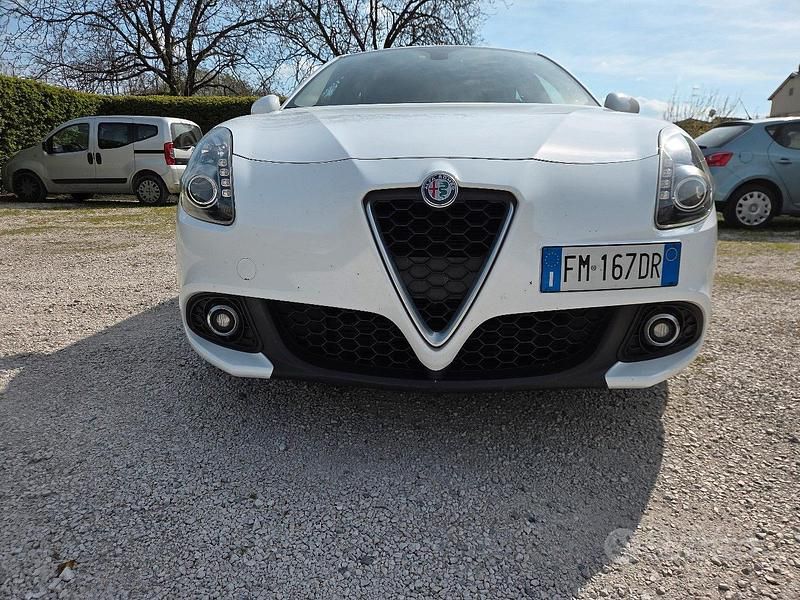 Usata Alfa Romeo Giulietta 120 CV (88 kW) 2017 Bianco Utilitaria