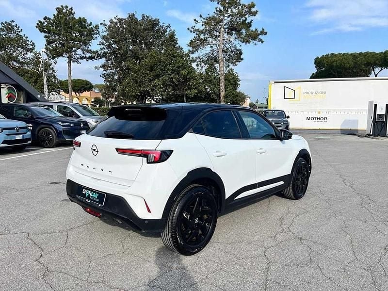 Usata Opel Mokka Elegance 101 CV (74 kW) 2022 Bianco SUV