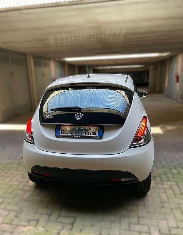 Usata Lancia Ypsilon S 69 CV (50 kW) 2019 Bianco Utilitaria