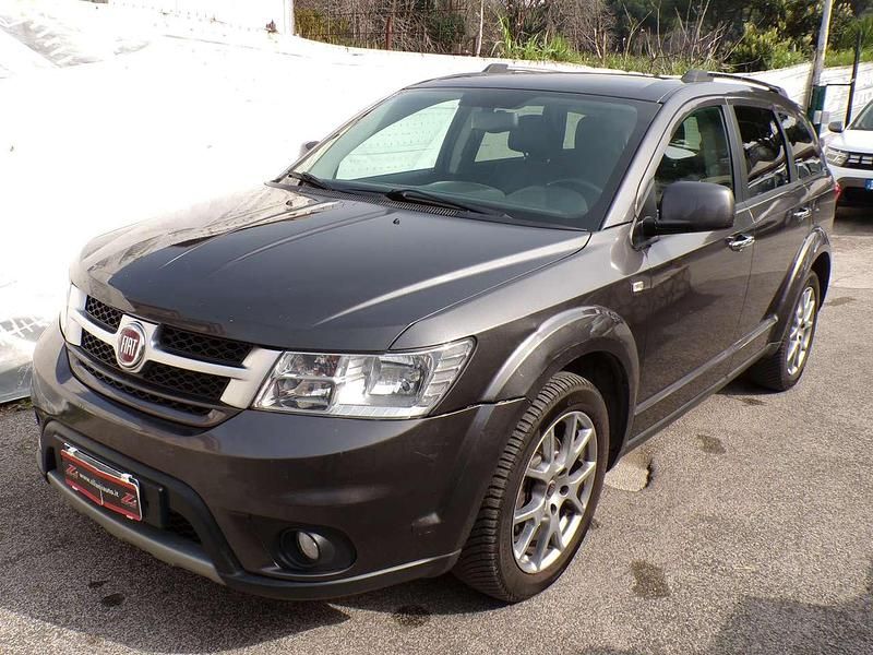 Usata Fiat Freemont Lounge 170 CV (125 kW) 2014 Grigio SUV