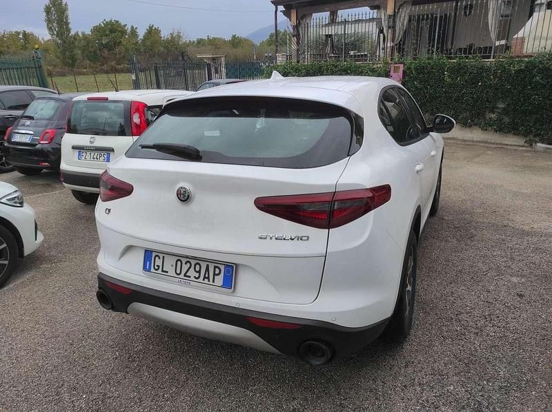Usata Alfa Romeo Stelvio Business 190 CV (139 kW) 2022 Bianco SUV