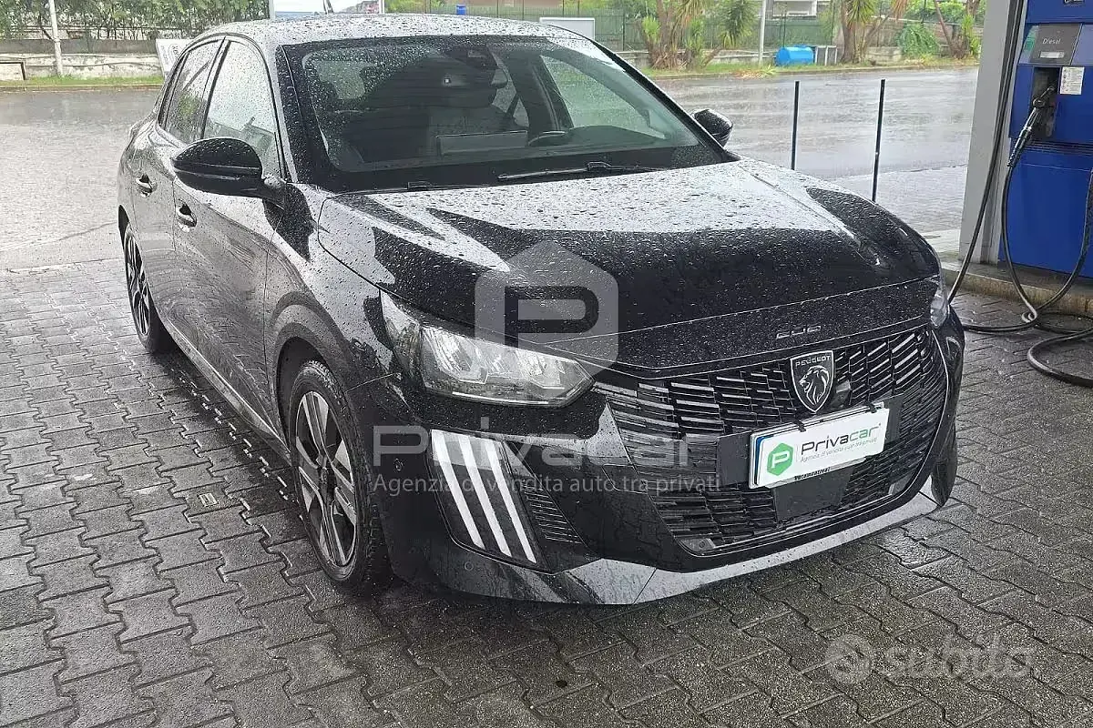 Usata Peugeot 208 Allure 101 CV (74 kW) 2024 Nero Utilitaria