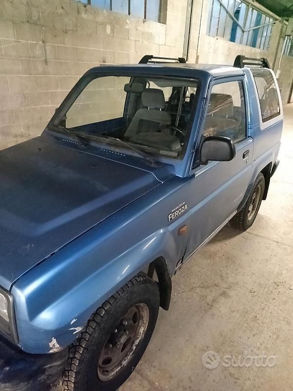 Usata Daihatsu Feroza 1995 Blu SUV