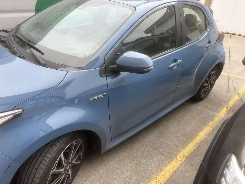 Usata Toyota Yaris Hybrid Active 92 CV (67 kW) 2020 Berlina