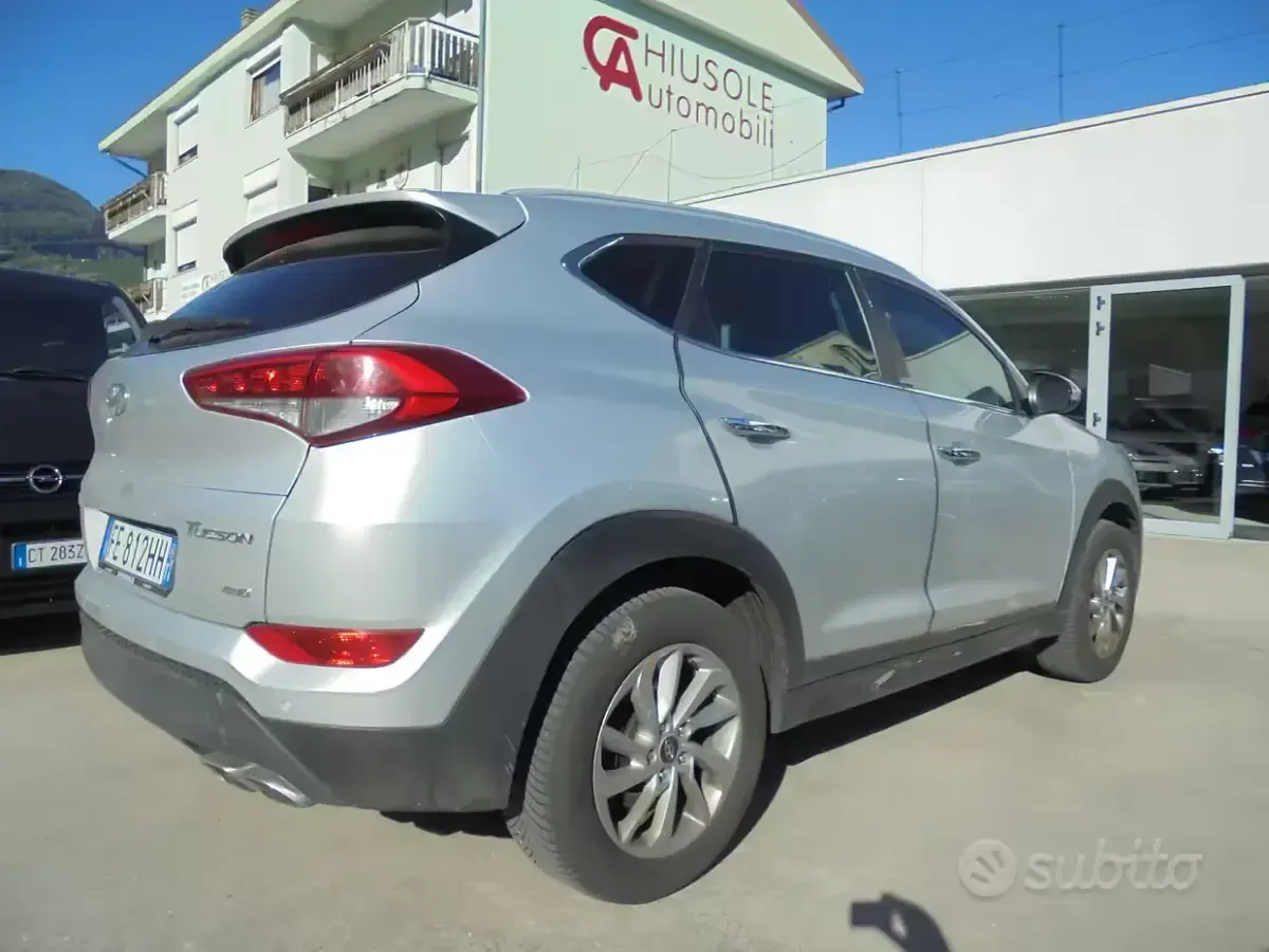 Usata Hyundai Tucson Xpossible 136 CV (100 kW) 2016 Grigio SUV