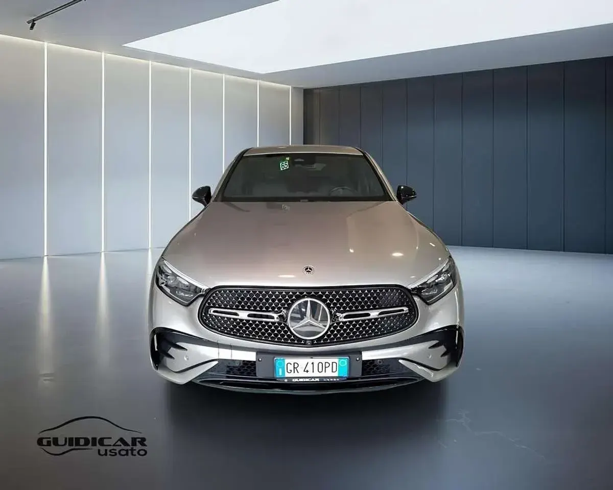 Usata Mercedes GLC300 AMG Line Premium 269 CV (197 kW) 2023 Argento mojave SUV