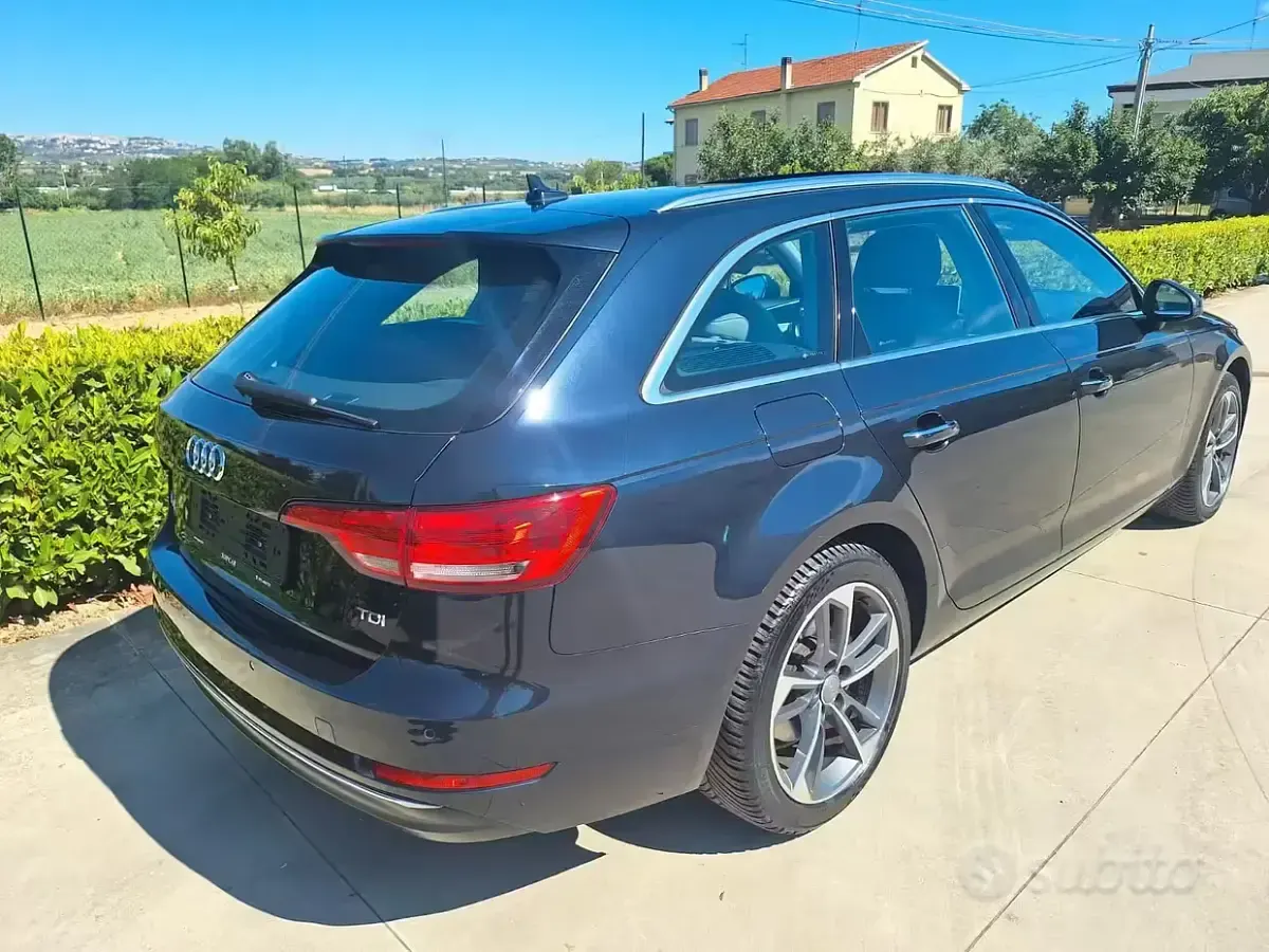 Usata Audi A4 S-Line 150 CV (110 kW) 2018 Nero Station wagon