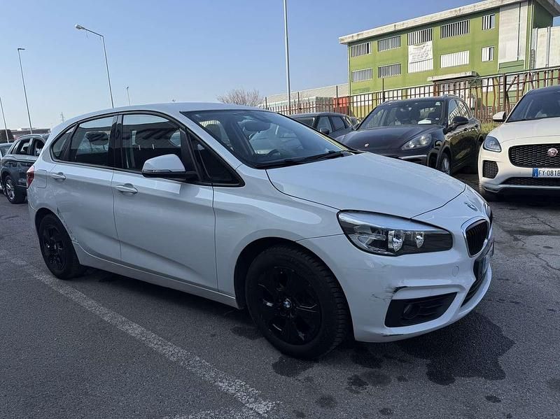 Usata BMW 218 Active Tourer Advantage 150 CV (110 kW) 2016 Bianco Monovolume