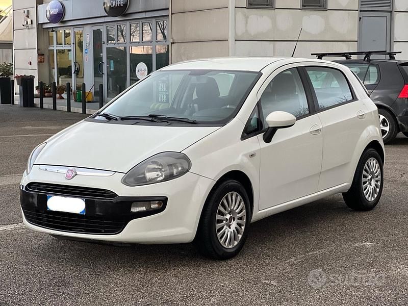 Usata Fiat Punto Evo Dynamic 77 CV (56 kW) 2011 Bianco Utilitaria