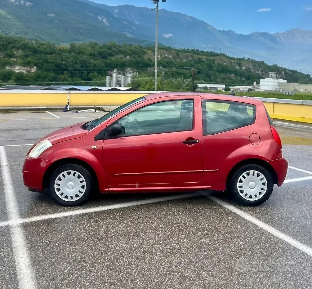 Usata Citroën C2 60 CV (44 kW) 2005 Rosso Utilitaria