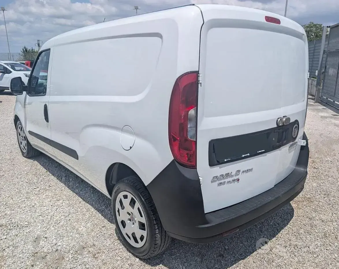 Usata Fiat Doblò 120 CV (88 kW) 2017 Bianco Monovolume