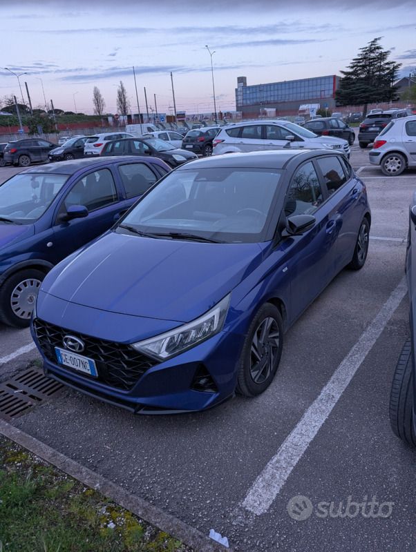 Blu Usata 2021 Hyundai i20 Due volumi | 15.500 € (Cara) - Immagine 1/4