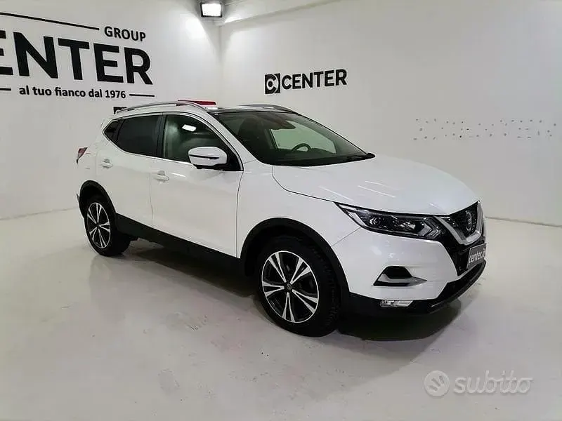 Usata Nissan Qashqai N-Connecta 110 CV (80 kW) 2018 Bianco SUV