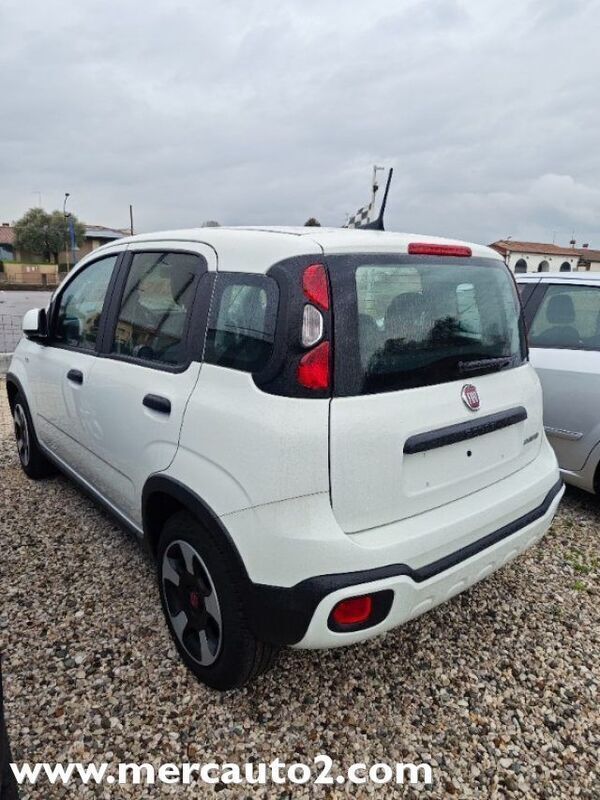 Usato 2024 Fiat Panda 4x4 1.0 El_Hybrid 69 CV (15.600 €)
