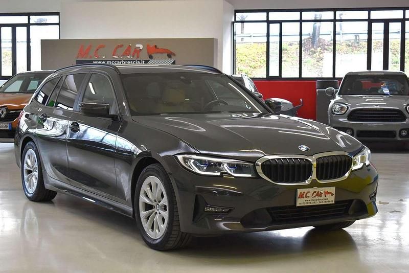Grigio dravite individual Usata 2022 BMW 318 Sport Line Station wagon | 27.000 € (Buon prezzo) - Immagine 1/4